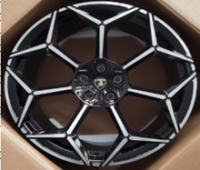 Load image into Gallery viewer, 23" Staggered Lamborghini Urus Wheels. Direct fitment for all Urus Models