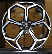 Load image into Gallery viewer, 22" Staggered Lamborghini Urus Wheels. Direct fitment for all Urus Models